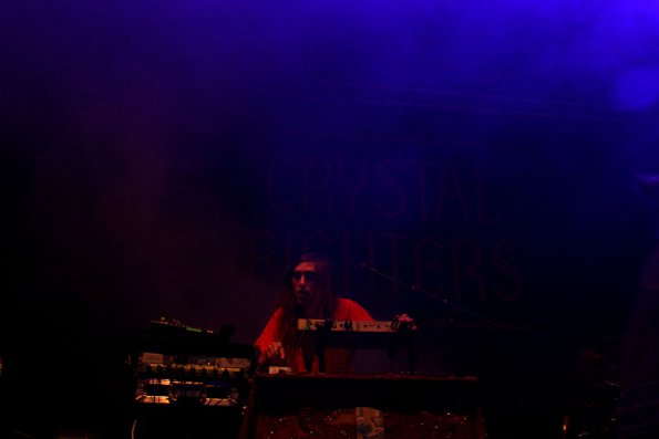 Appletree-Crystal Fighters-04