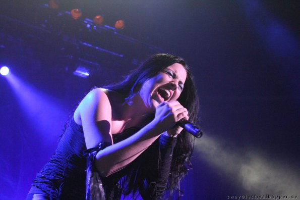 Evanescence-2011-Dusseldorf_15