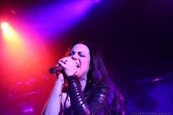 Evanescence-2011-Dusseldorf_17