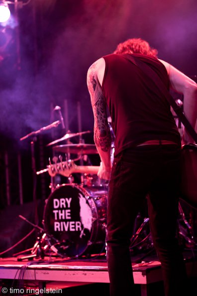 0055_Dry_the_River