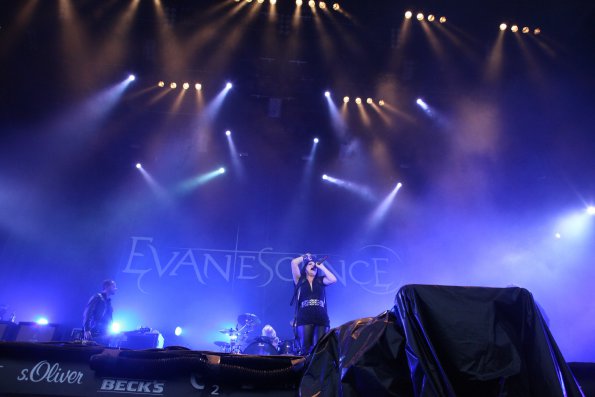 Evanescence-12