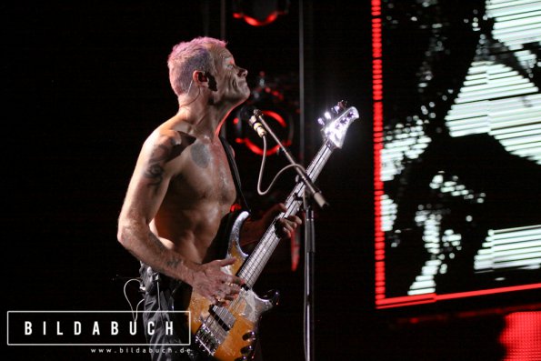 Red-Hot-Chili-Peppers-14
