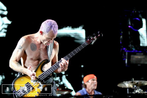 Red-Hot-Chili-Peppers-17