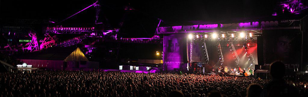 1424_oasis_mainstage-breitb