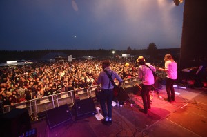 Das Rocken am Brocken (in Elend bei Sorge) im Harz. Auf dem Bild: Friska Viljor und Fans im Jahr 2009