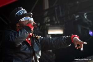 skindred-2-highfield-2011