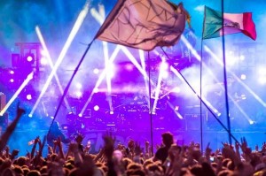 glastonbury crowd