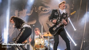 the-hives-groezrock-2014