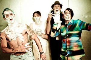 Red-Hot-Chili-Peppers-Press-Photo by Ellen von Unwerth