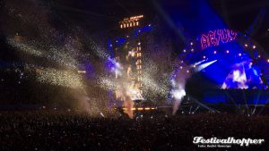 AC/DC und Axl Rose rocken Hamburg, 45000 Fans im Volksparkstadion, Foto: André Havergo