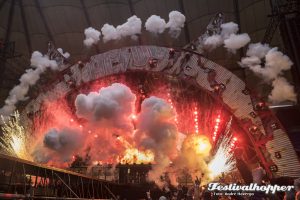 AC/DC und Axl Rose rocken Hamburg, 45000 Fans im Volksparkstadion, Foto: André Havergo