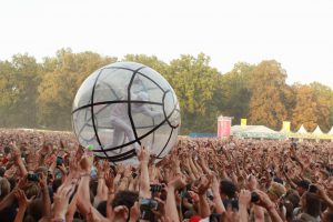 Major Lazer Crowdsurfing # Lolla '16