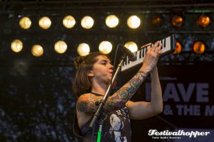 13000 Rock Fans beim Vainstream Rockfest 2017 an der Halle Münsterland. Hier Dave Hause And The Mermaid . Münster 01.07.2017