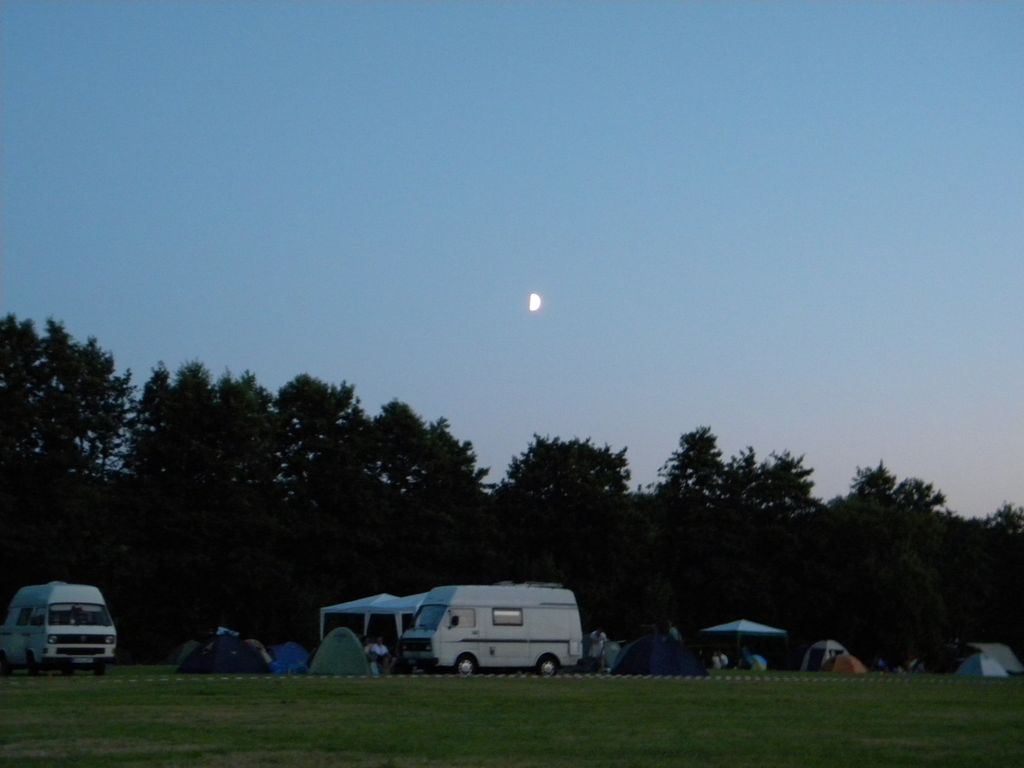 Appletree-Camping-01