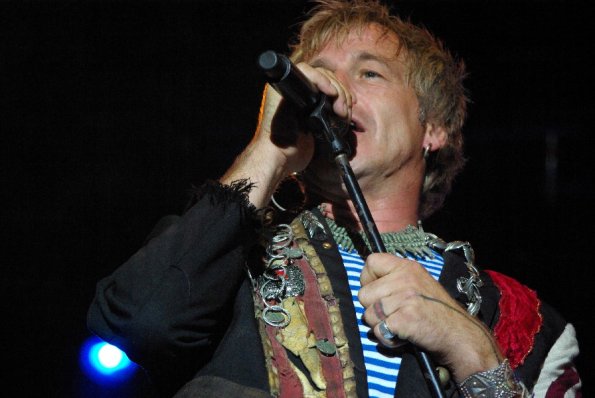 09-08-02_bigdayout_930_inextremo_800x600