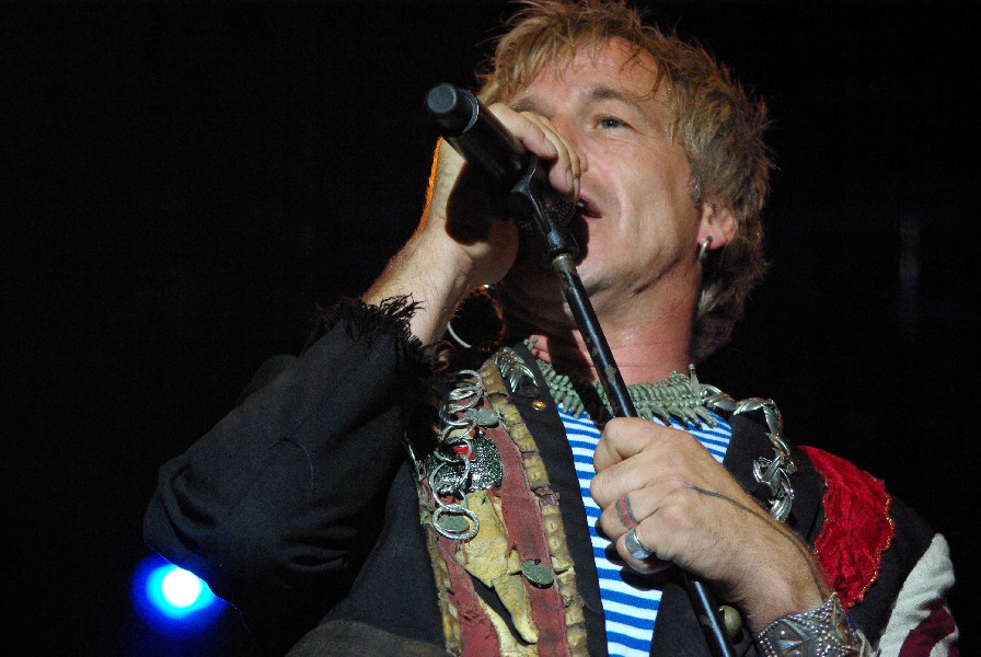 09-08-02_bigdayout_930_inextremo_800x600