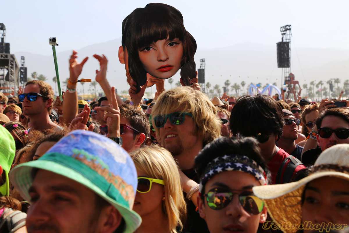 Coachella-2014-Cvrches2163