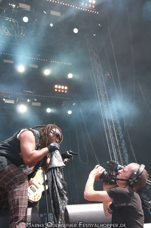 081-Skindred-08