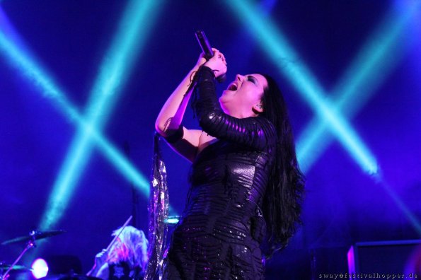 Evanescence-2011-Dusseldorf_09