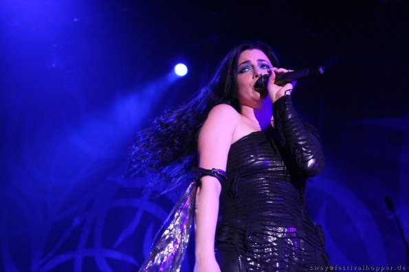 Evanescence-2011-Dusseldorf_13