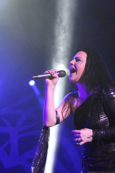 Evanescence-2011-Dusseldorf_16