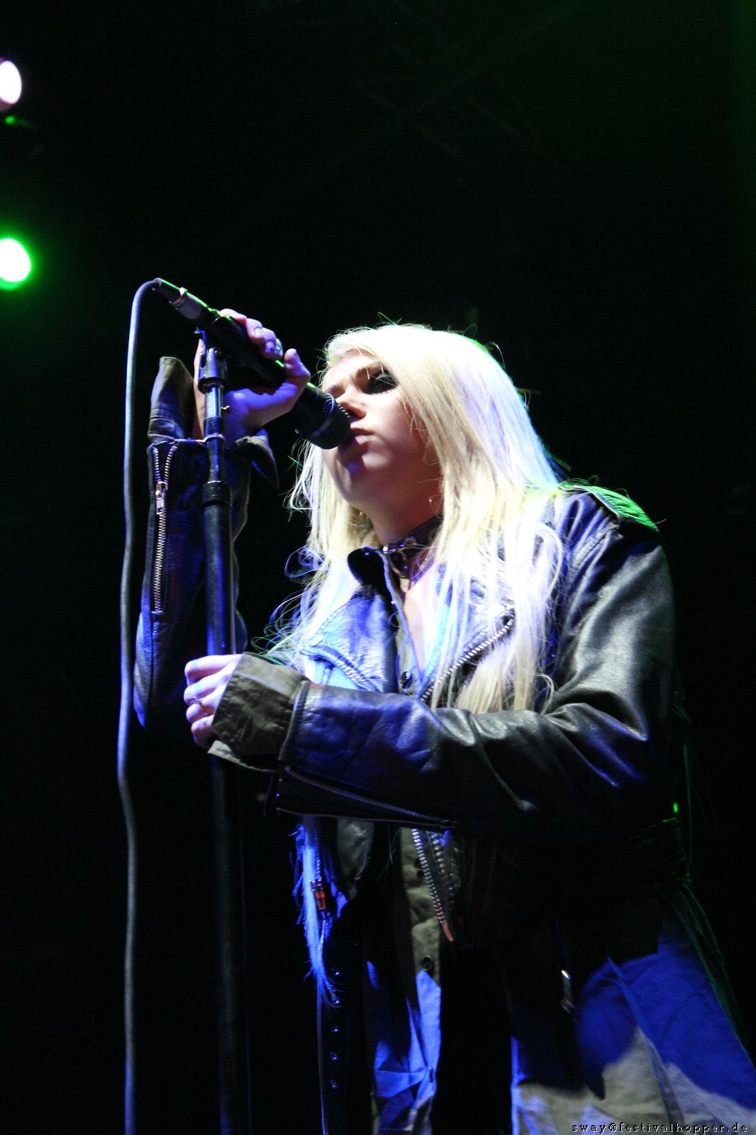 The-Pretty-Reckless-2011-Dusseldorf_08