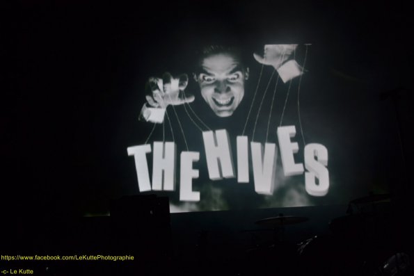 the-hives-happiness-2014-0545