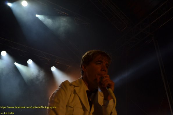 the-hives-happiness-2014-0582