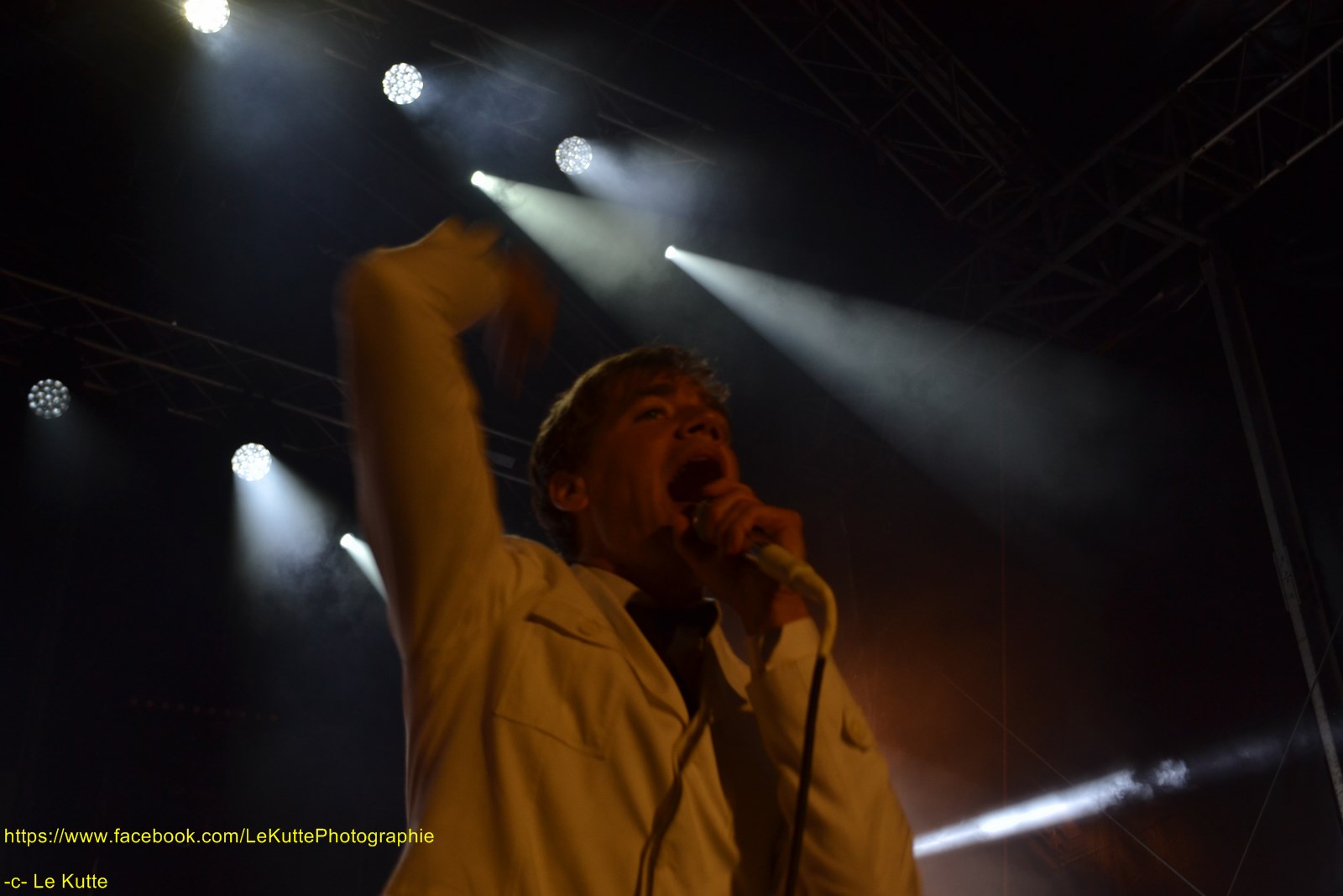 the-hives-happiness-2014-0581