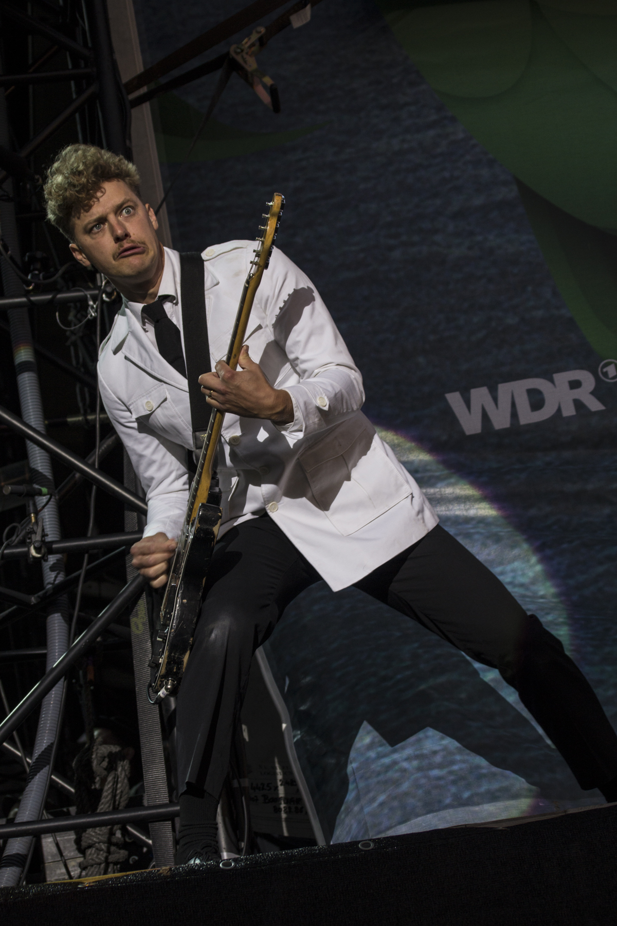 the-hives-highfield-2014-0520