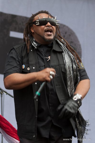 skindred-hurricane2014-4228