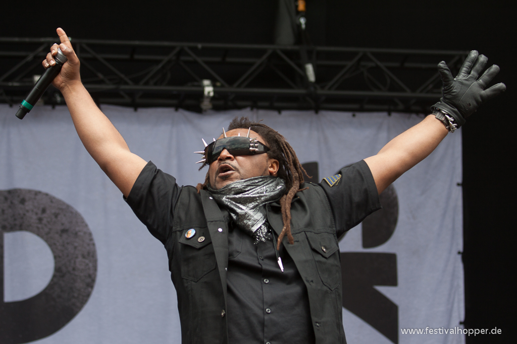 skindred-hurricane2014-4201