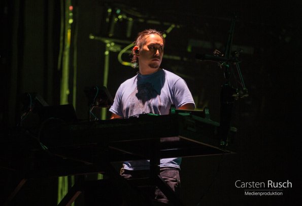 Linkin-Park_3688_cr_web