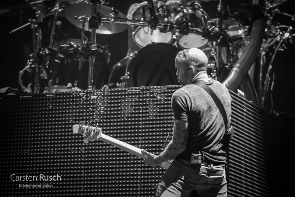 Linkin-Park_3707_cr_web