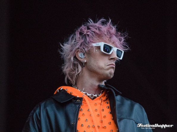 machine gun kelly lolla2022