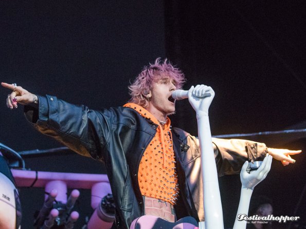 machine gun kelly lolla2022