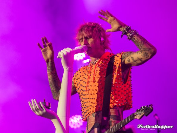 machine gun kelly lolla2022