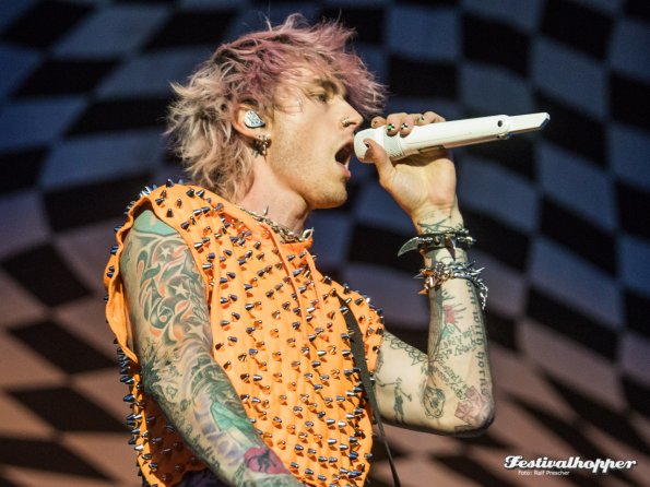 machine gun kelly lolla2022