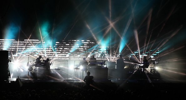 2165_MassiveAttack_MainStage