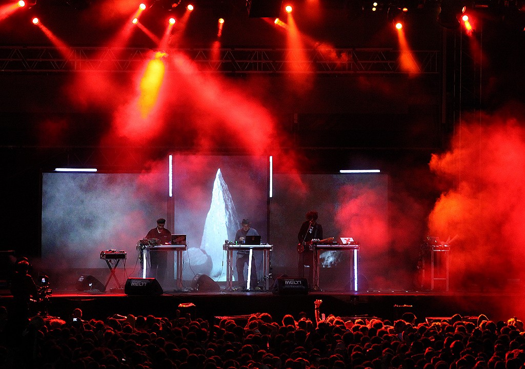 0869_Moderat_MainStage