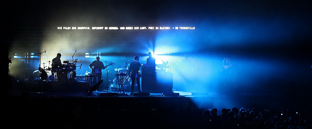 2124_MassiveAttack_MainStage