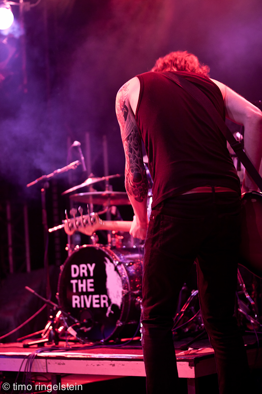 0055_Dry_the_River