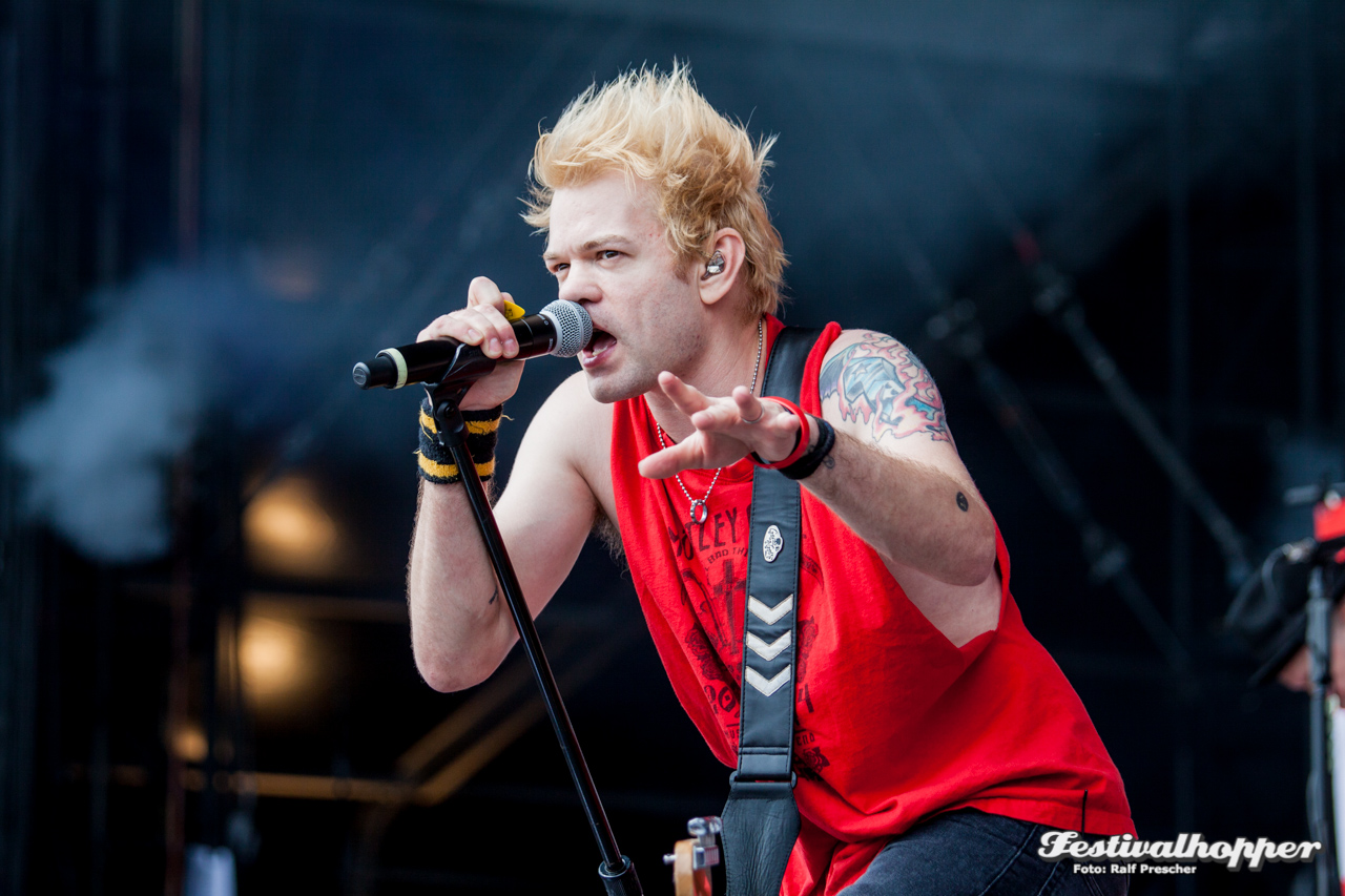 SUM41-RAR2017-0572