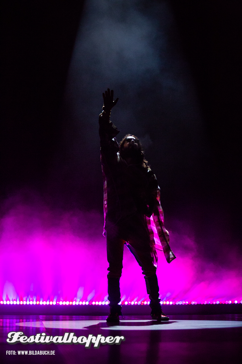 THIRTY_SECONDS_TO_MARS_1821