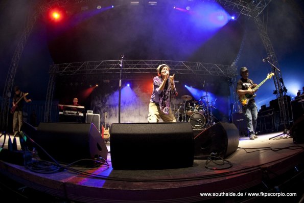 nneka-5-southside-2012-FKP