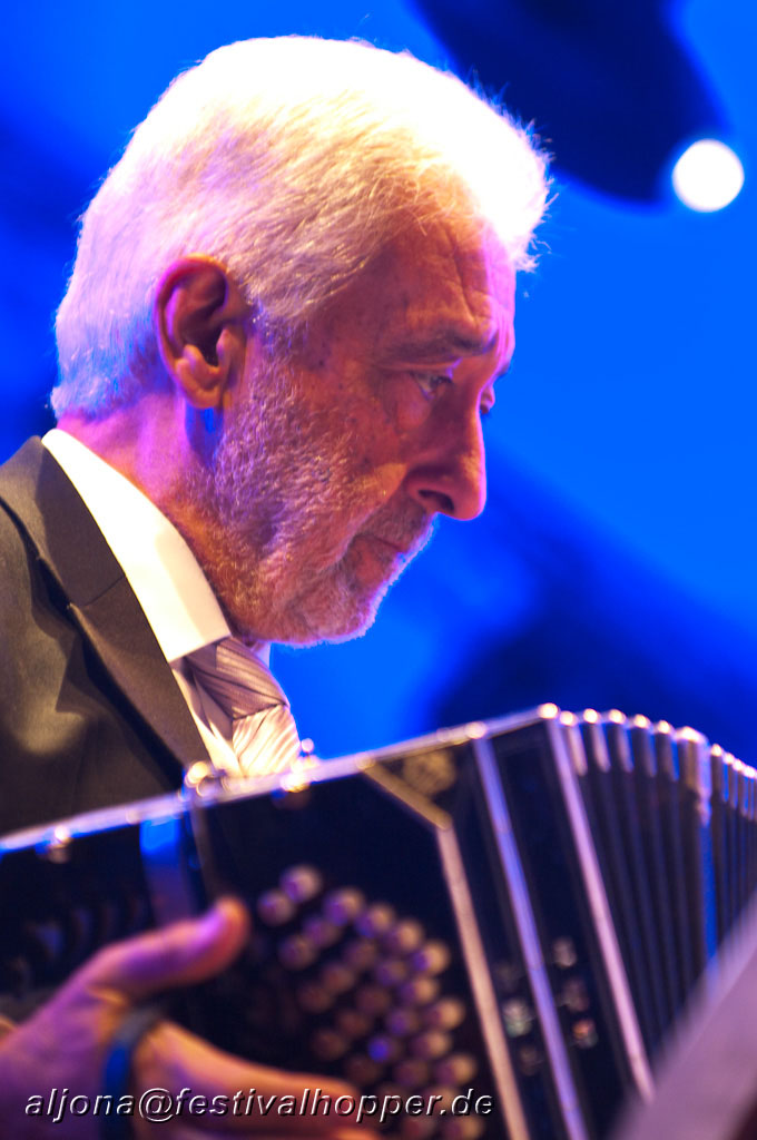 Juan-Jose-Mosalini-Thueringer-Symphoniker_tff-rudolstadt-2011-59