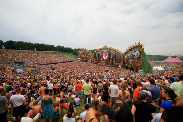 Tomorrowland-2014_16-c-A-Jodocy