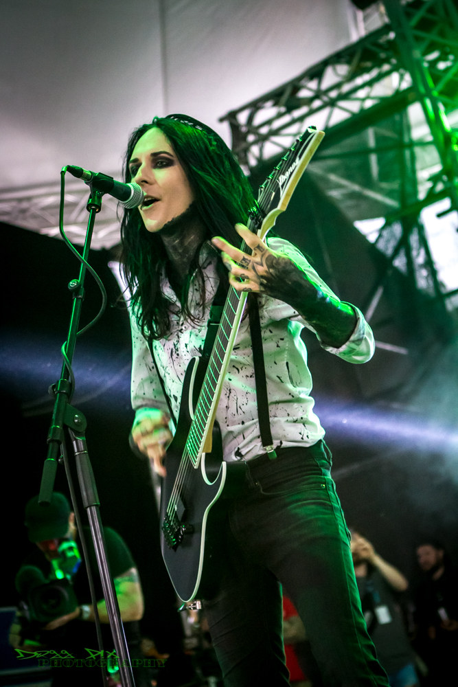 Motionless In White-2