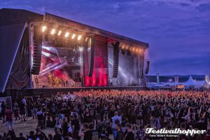 15.000 Metal Fans feirern beim Rockharz Open Air 2017 auf dem Flugplatz Ballenstedt. Ballenstedt, 08.07.2017