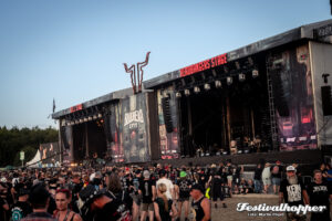 Willkommen in Gagamania: Wacken  2026 startet mit Power, Polonaisen und Gänsehaut